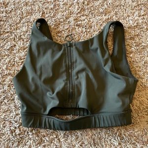 Women’s sports bra small